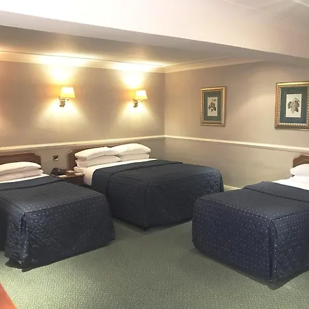 Cairn Hotel