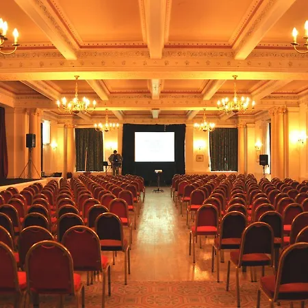 Cairn Hotel 3*
