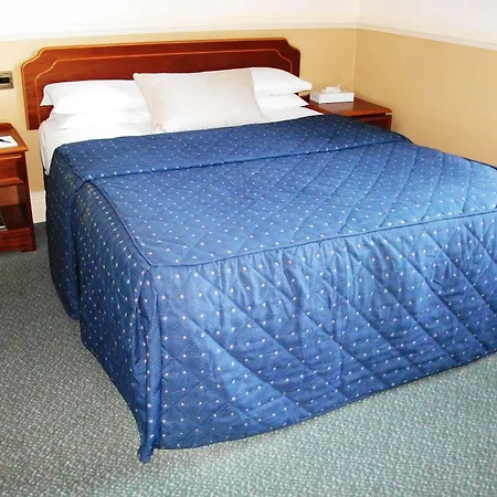 Cairn Hotel