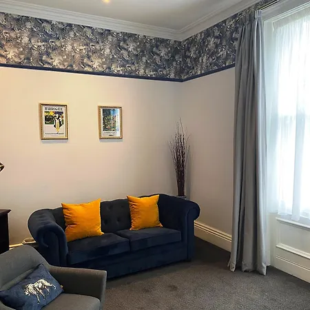 Cairn Hotel 3*