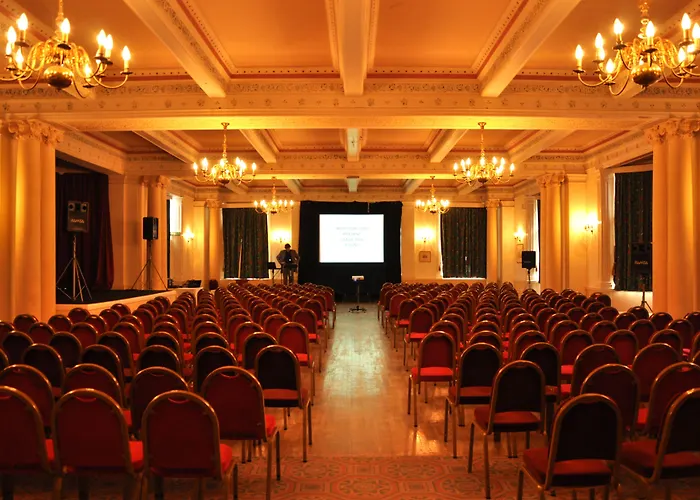 ケアン 3* ハロゲート