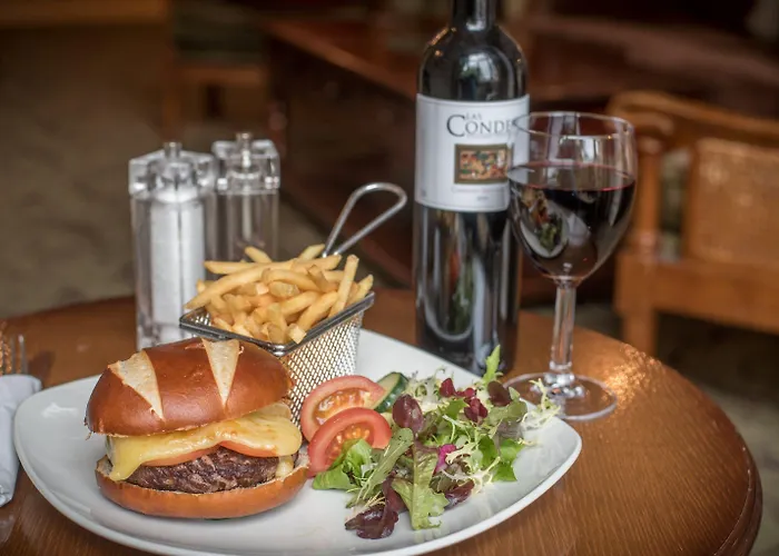 ケアン ホテル 3*